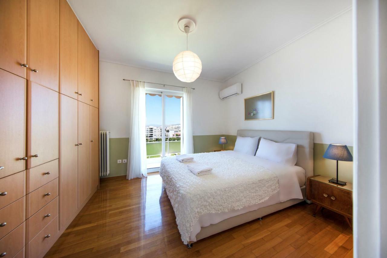 أثينا Walking In Alimos Apartment. المظهر الخارجي الصورة