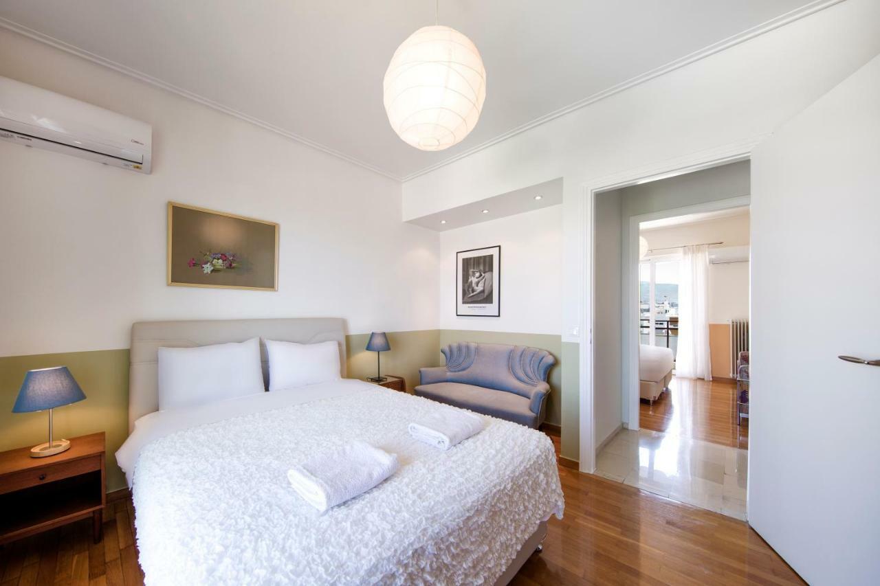 أثينا Walking In Alimos Apartment. المظهر الخارجي الصورة